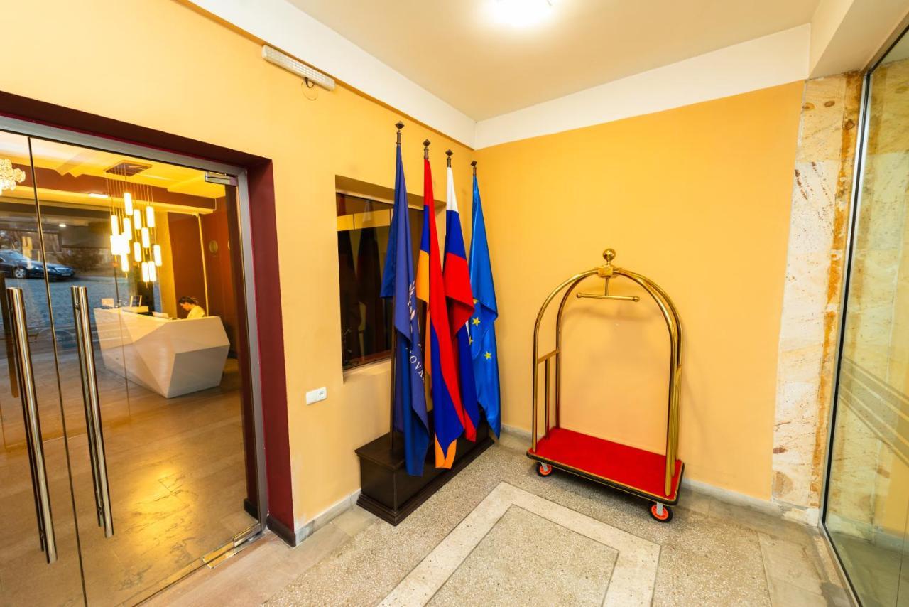 Kirovakan Hotel Vanadzor Exterior photo