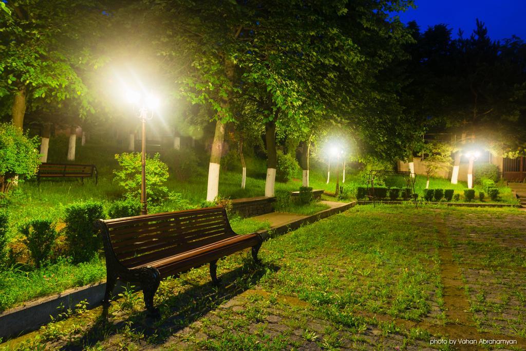 Kirovakan Hotel Vanadzor Exterior photo